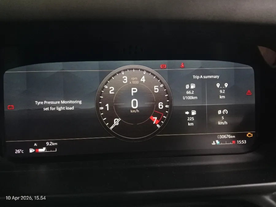 Foto Mobil Bekas Odometer Land Rover Defender 110 2.2 tahun 2021