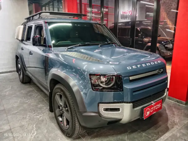 2022 Land Rover Defender 110 3.0 XS