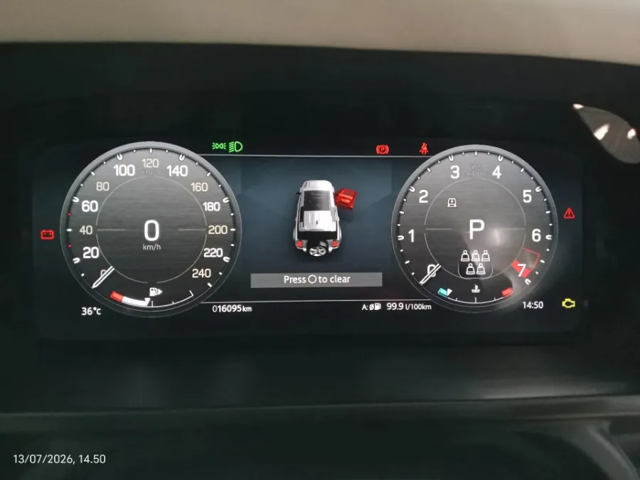 Foto Mobil Bekas Odometer Land Rover Defender 110 3.0 XS tahun 2022