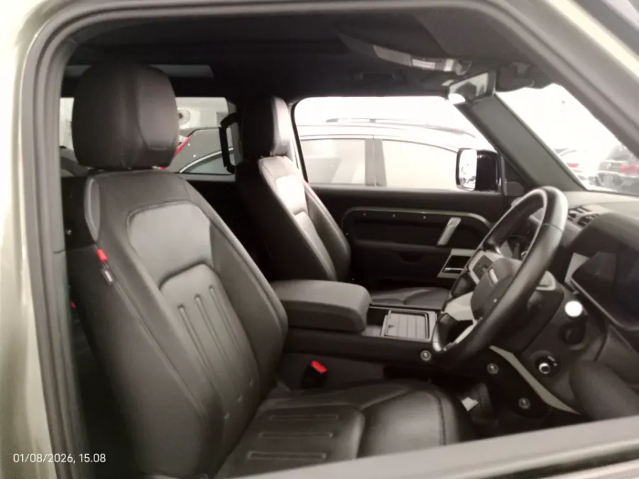 Foto Mobil Bekas Kabin Depan Land Rover Defender 2.0 tahun 2021