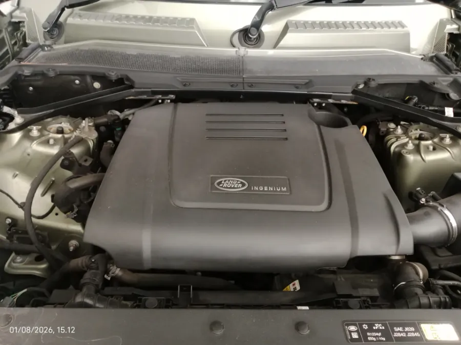 Foto Mobil Bekas Mesin Land Rover Defender 2.0 tahun 2021