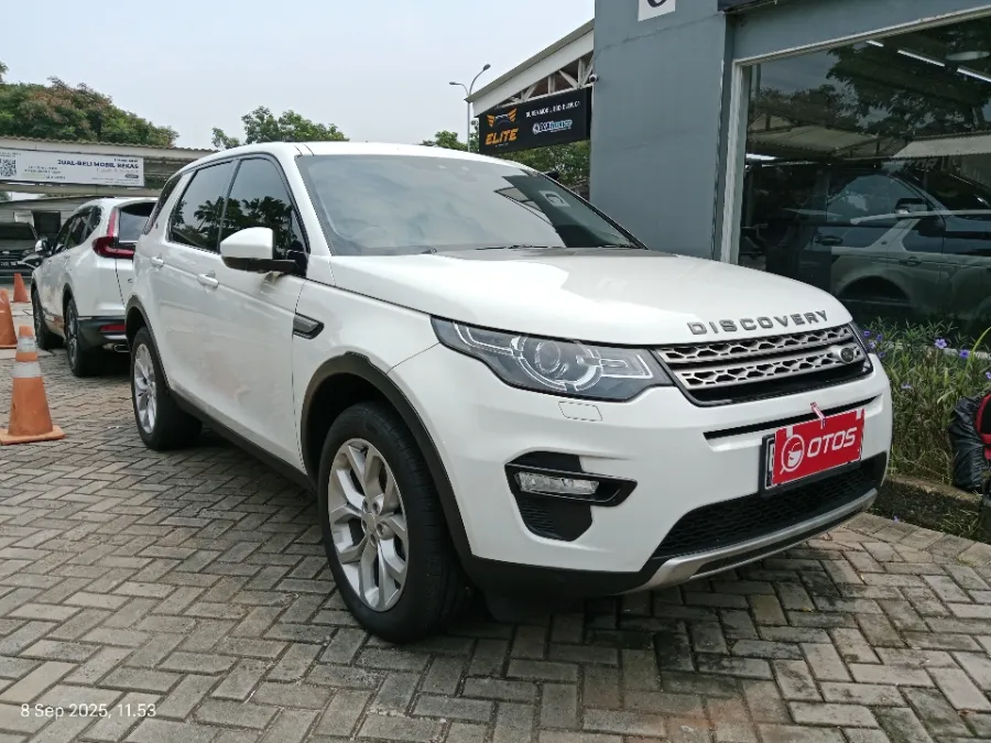 Foto Mobil Bekas Kanan Depan Land Rover Discovery Sport 2.0 HSE tahun 2015