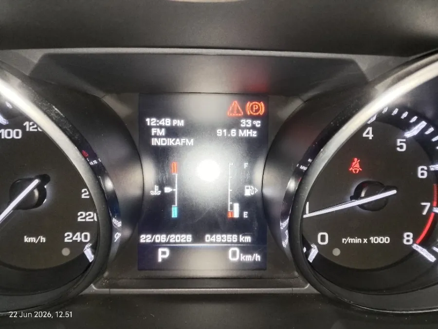 Foto Mobil Bekas Odometer Land Rover Discovery Sport 2.0 HSE tahun 2015