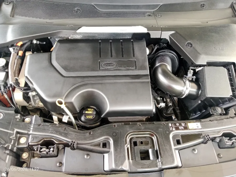 Foto Mobil Bekas Mesin Land Rover Discovery Sport 2.0 HSE tahun 2022