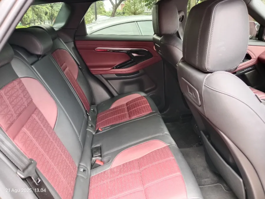 Foto Mobil Bekas Kabin Belakang Land Rover Evoque 2.0 tahun 2019