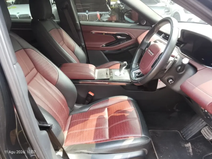 Foto Mobil Bekas Kabin Depan Land Rover Evoque 2.0 tahun 2019