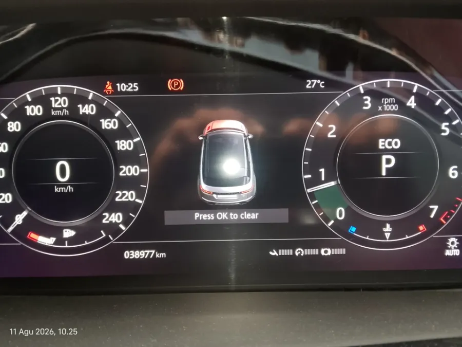 Foto Mobil Bekas Odometer Land Rover Evoque 2.0 tahun 2019
