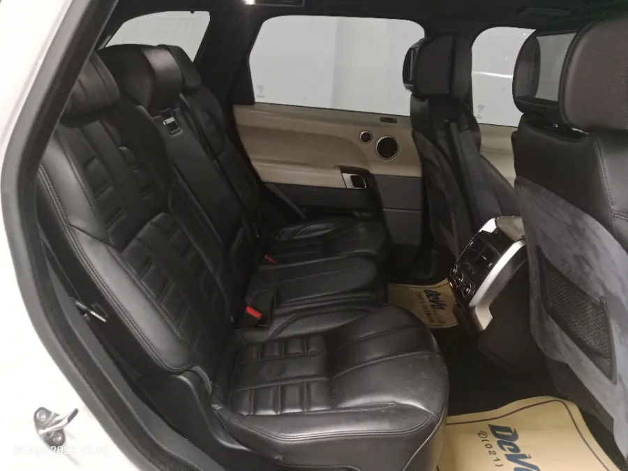 Foto Mobil Bekas Kabin Belakang Land Rover Range Rover 3.0 tahun 2016