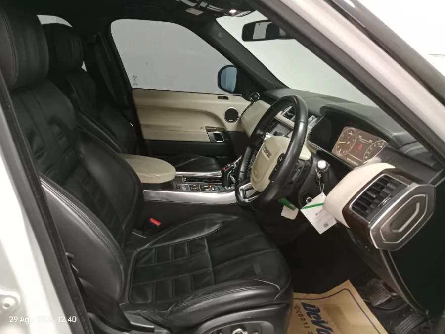 Foto Mobil Bekas Kabin Depan Land Rover Range Rover 3.0 tahun 2016