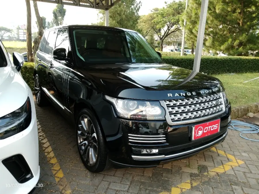 Foto Mobil Bekas Kanan Depan Land Rover Range Rover 3.0 tahun 2016