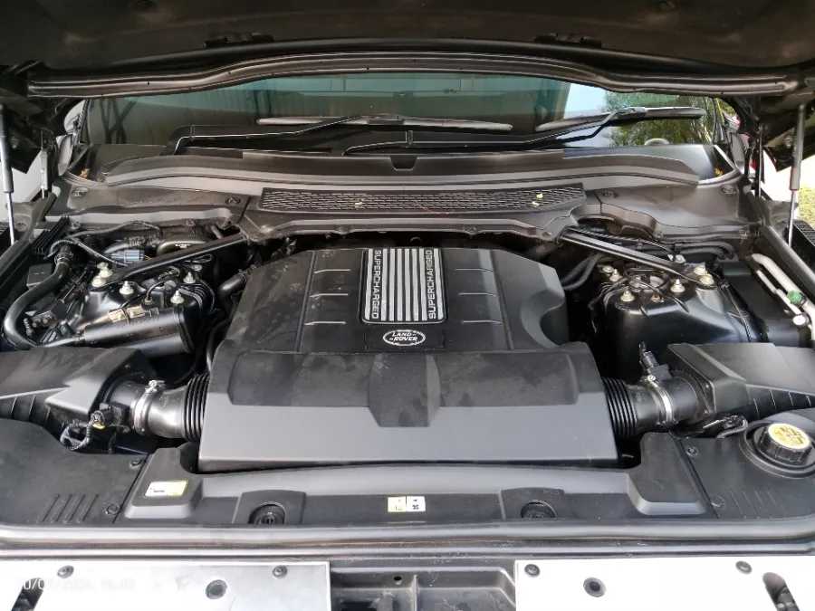 Foto Mobil Bekas Mesin Land Rover Range Rover 3.0 tahun 2016