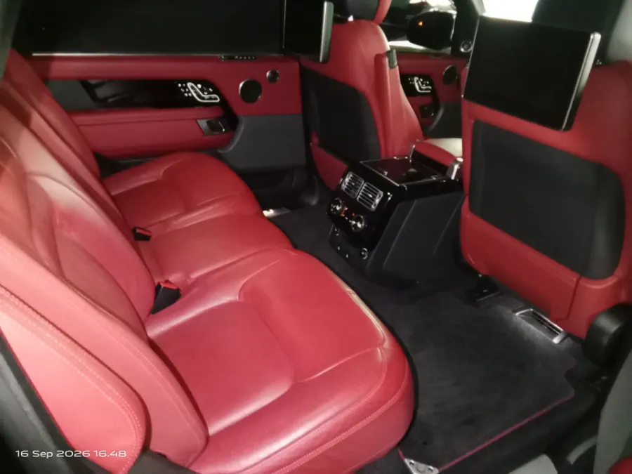 Foto Mobil Bekas Kabin Belakang Land Rover Range Rover 3.0 LWB tahun 2021