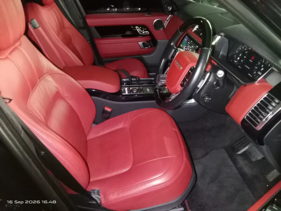 Foto Mobil Bekas Kabin Depan Land Rover Range Rover 3.0 LWB tahun 2021