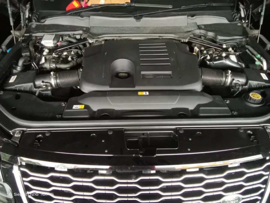 Foto Mobil Bekas Mesin Land Rover Range Rover 3.0 LWB tahun 2021