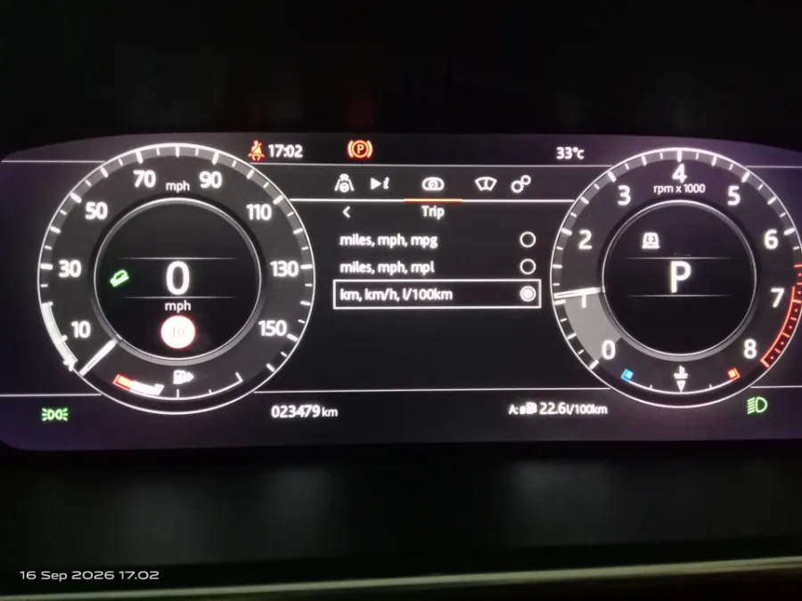 Foto Mobil Bekas Odometer Land Rover Range Rover 3.0 LWB tahun 2021