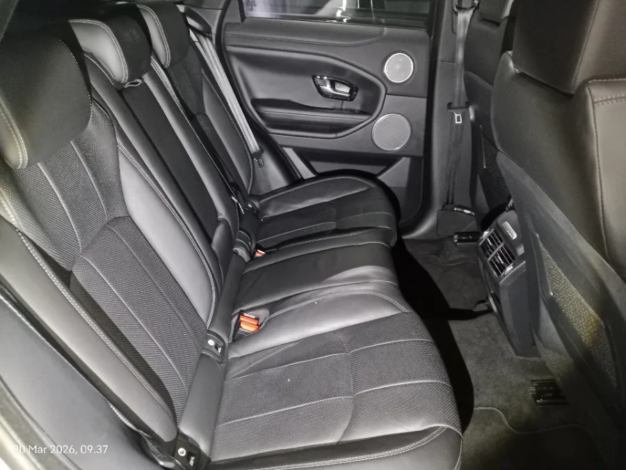 Foto Mobil Bekas Kabin Belakang Land Rover Range Rover Evoque 2.0 tahun 2019