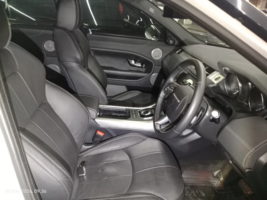 Foto Mobil Bekas Kabin Depan Land Rover Range Rover Evoque 2.0 tahun 2019