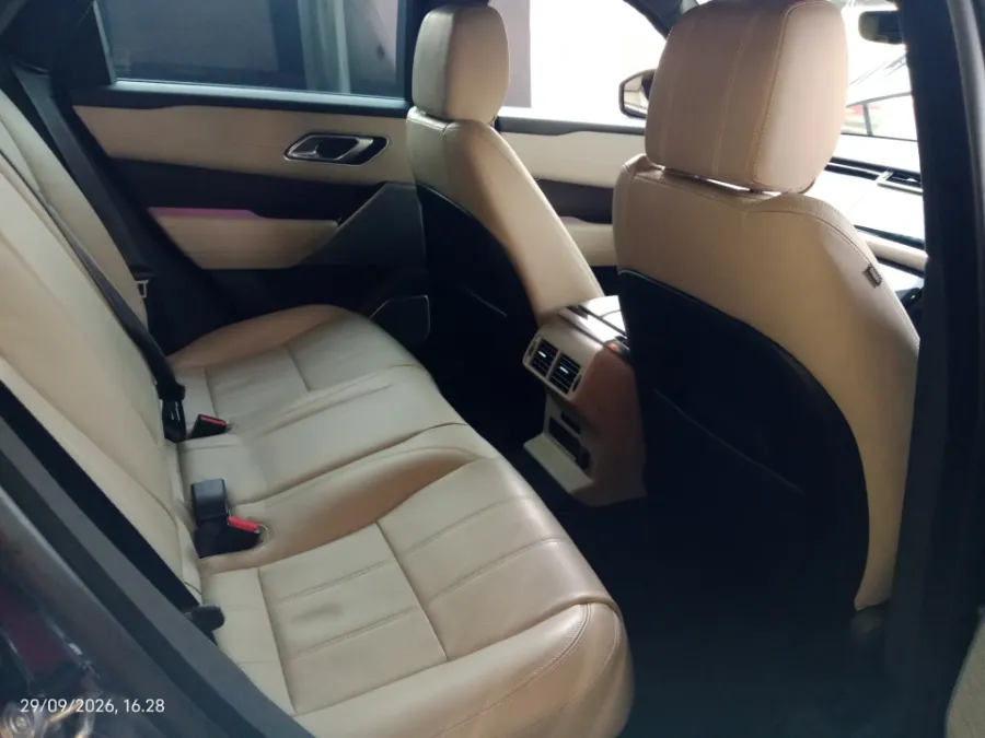 Foto Mobil Bekas Kabin Belakang Land Rover Range Rover Velar 2.0 SE R-Dynamic 250 PS tahun 2017