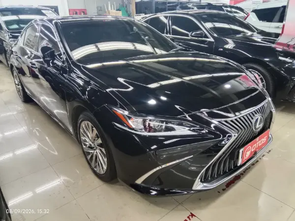 2019 Lexus ES 300h 2.5 Ultra Luxury
