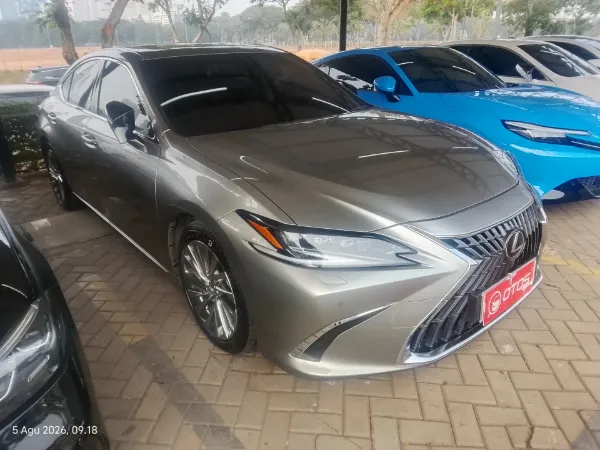2023 Lexus ES 300h 2.5 Ultra Luxury