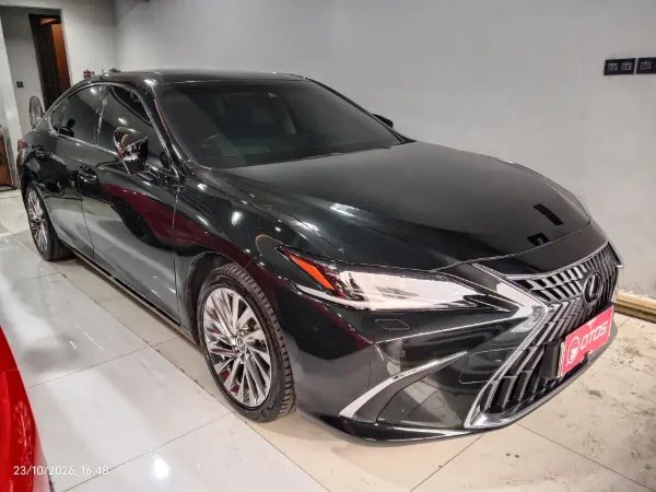 2023 Lexus ES 300h 2.5 Ultra Luxury