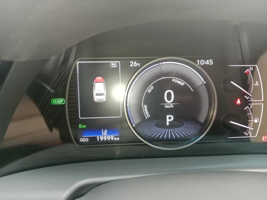 Foto Mobil Bekas Odometer Lexus ES 300h 2.5 Ultra Luxury tahun 2023
