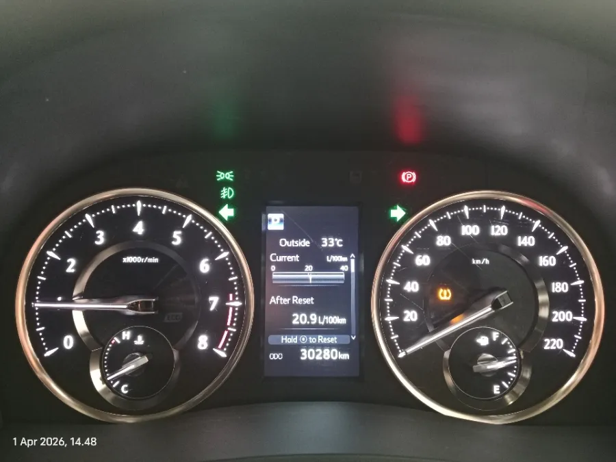 Foto Mobil Bekas Odometer Lexus LM 350 3.5 tahun 2021