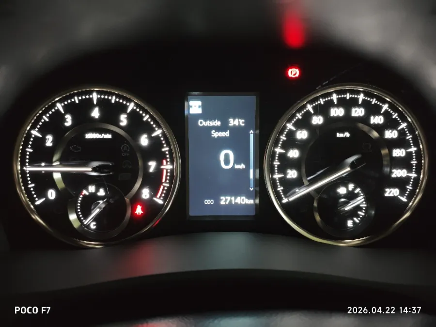 Foto Mobil Bekas Odometer Lexus LM 350 3.5 tahun 2023