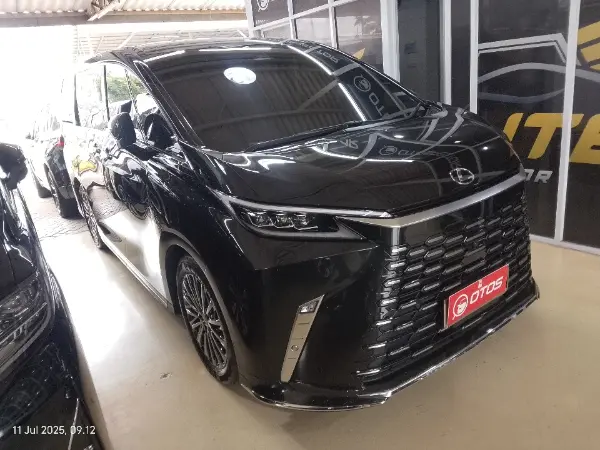 2024 Lexus LM 350 H 2.5
