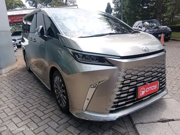 2024 Lexus LM 350 H 2.5 - Foto 1 dari 6