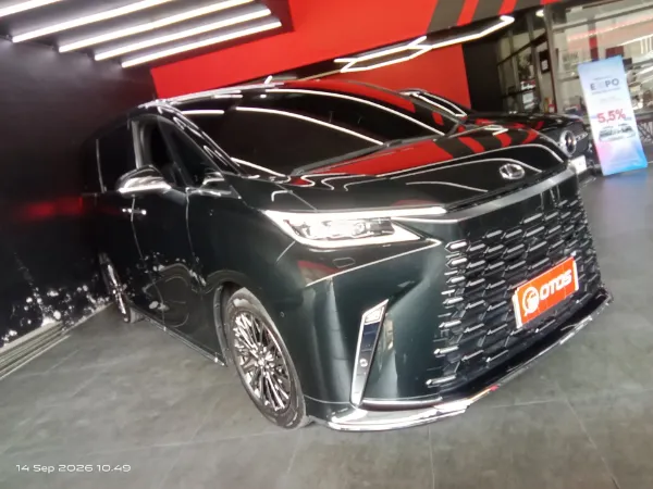 2024 Lexus LM 350 H 2.5
