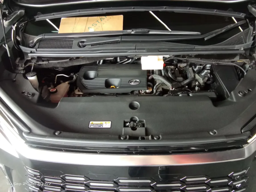 Foto Mobil Bekas Mesin Lexus LM 350 H 2.5 tahun 2024