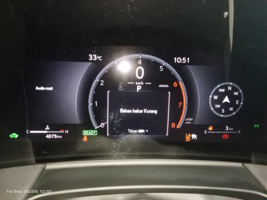 Foto Mobil Bekas Odometer Lexus LM 350 H 2.5 tahun 2024