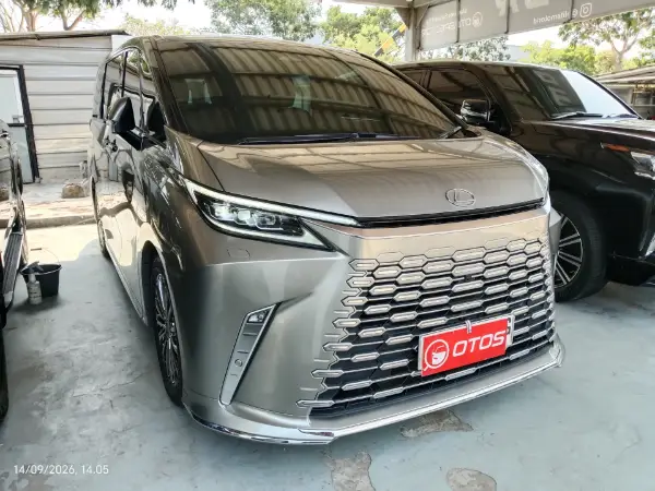 2025 Lexus LM 350 H 2.5