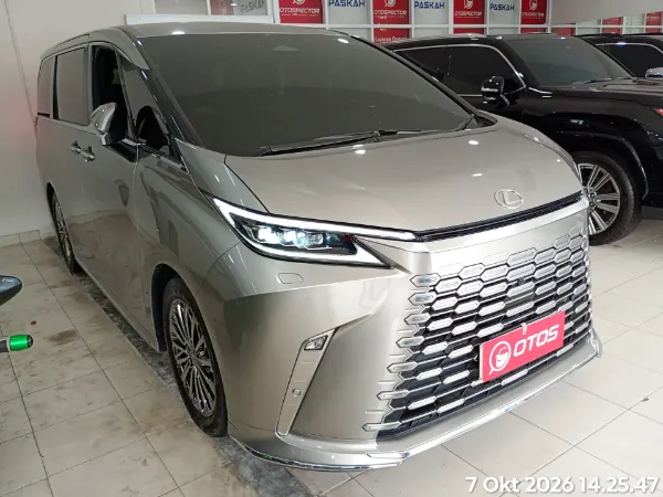 2025 Lexus LM 350 H 2.5