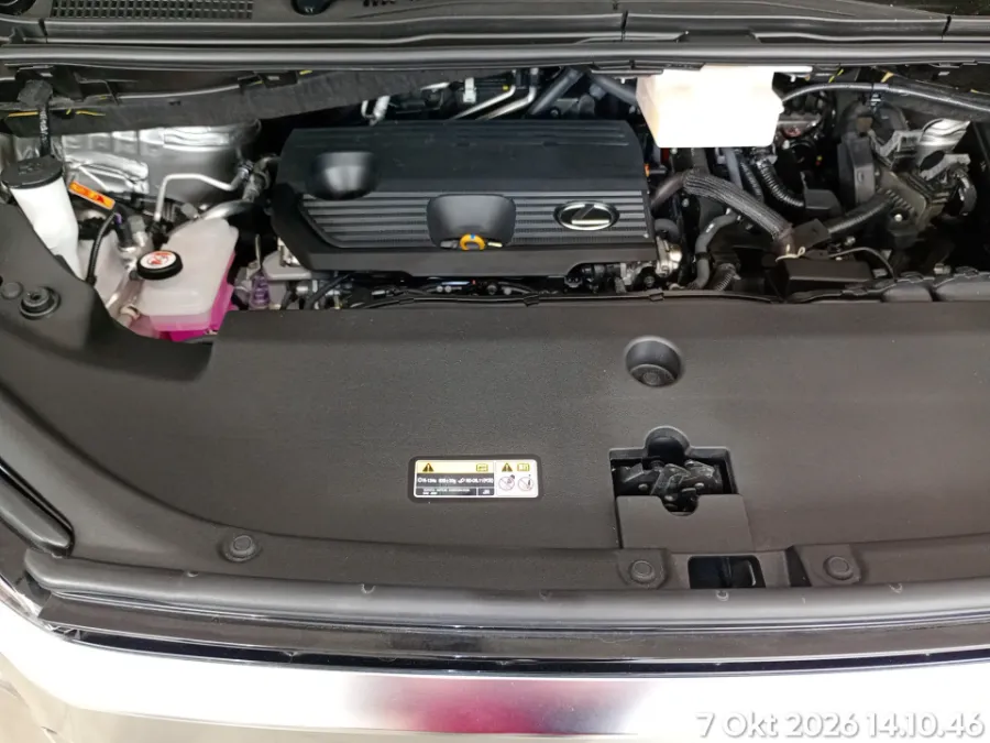 Foto Mobil Bekas Mesin Lexus LM 350 H 2.5 tahun 2025