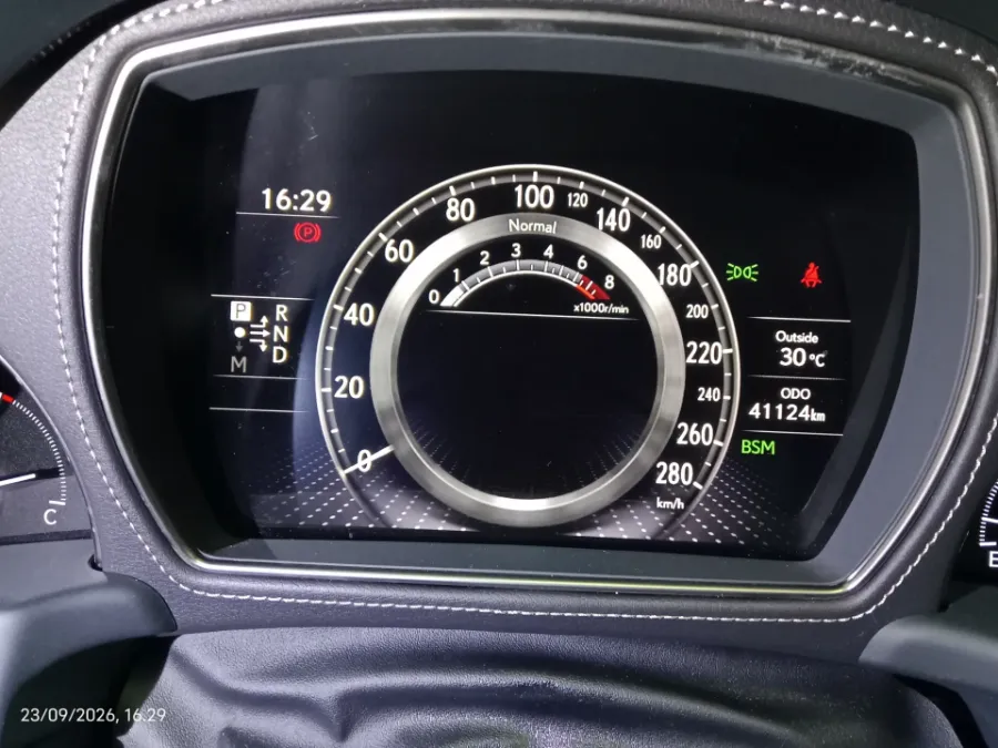 Foto Mobil Bekas Odometer Lexus LS 500 3.4 Executive tahun 2018