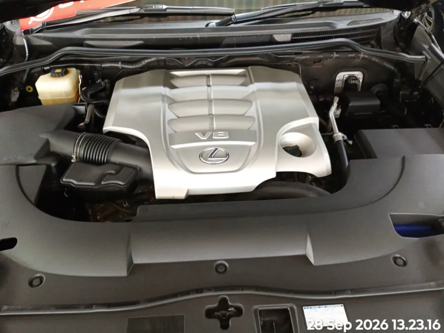 Foto Mobil Bekas Mesin Lexus LX 570 5.7 tahun 2018