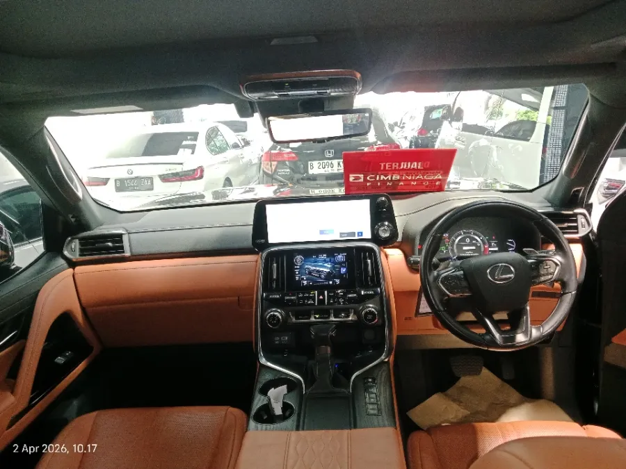 Foto Mobil Bekas Dashboard Lexus LX 600 3.5 tahun 2022