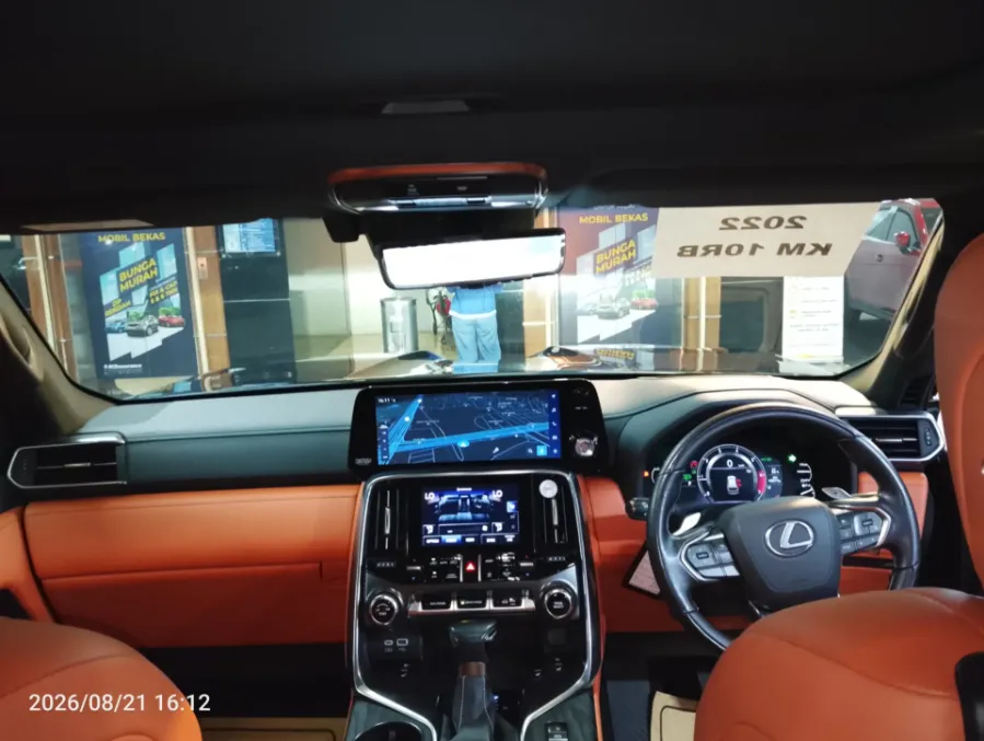 Foto Mobil Bekas Dashboard Lexus LX 600 3.5 tahun 2022