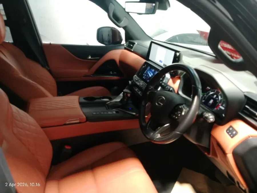 Foto Mobil Bekas Kabin Depan Lexus LX 600 3.5 tahun 2022