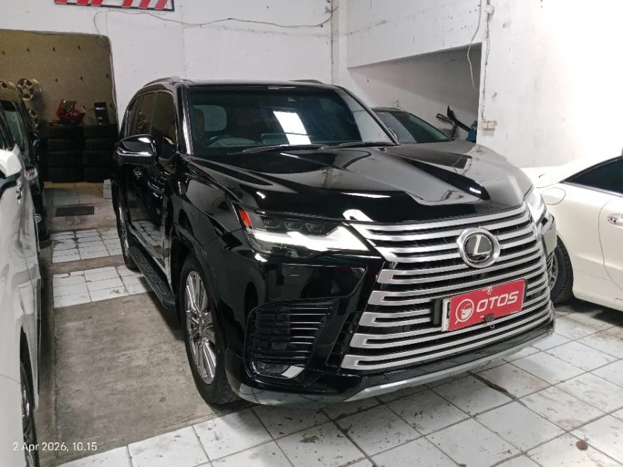 Foto Mobil Bekas Kanan Depan Lexus LX 600 3.5 tahun 2022
