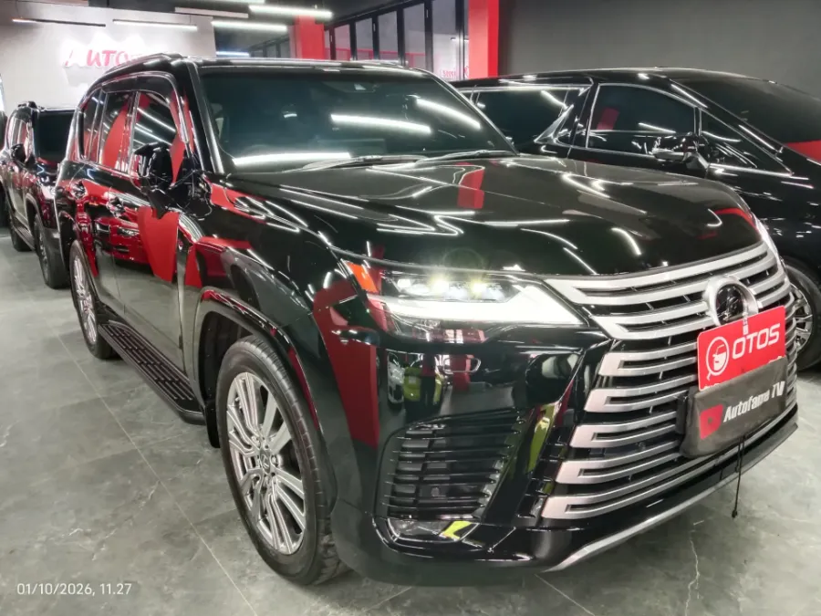 Foto Mobil Bekas Kanan Depan Lexus LX 600 3.5 tahun 2022