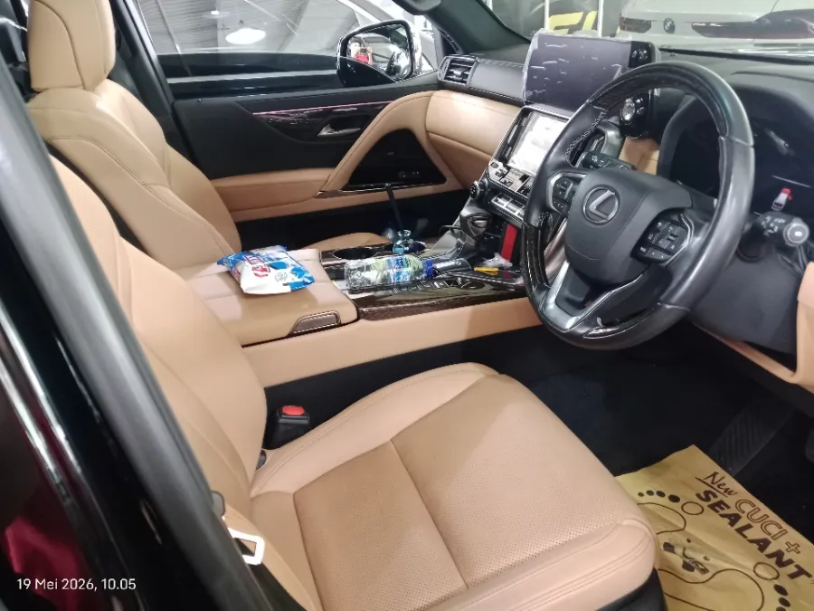 Foto Mobil Bekas Kabin Depan Lexus LX 600 3.5 tahun 2023