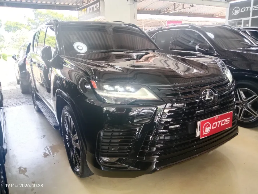 Foto Mobil Bekas Kanan Depan Lexus LX 600 3.5 tahun 2023