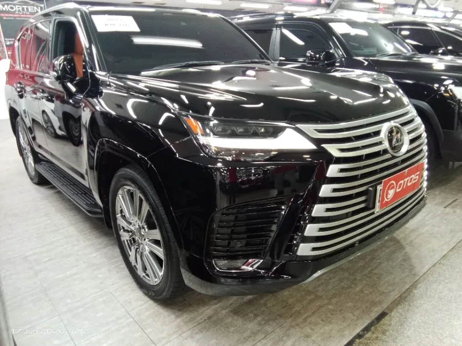 Foto Mobil Bekas Kanan Depan Lexus LX 600 3.5 tahun 2023