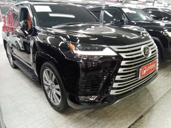 2023 Lexus LX 600 3.5 - Foto 1 dari 6