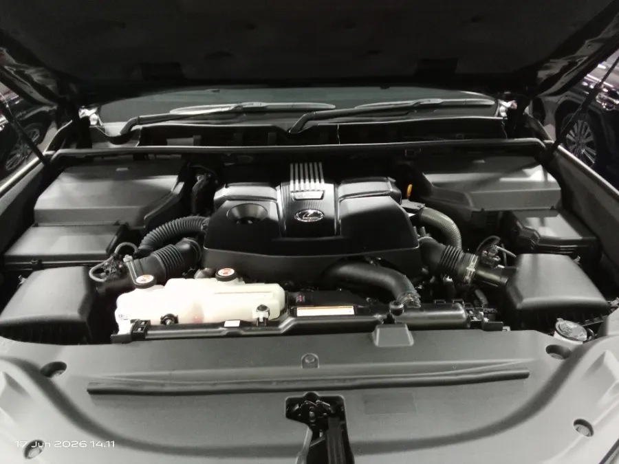 Foto Mobil Bekas Mesin Lexus LX 600 3.5 tahun 2023