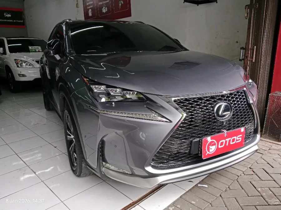 Foto Mobil Bekas Kanan Depan Lexus NX 200t 2.0 tahun 2015