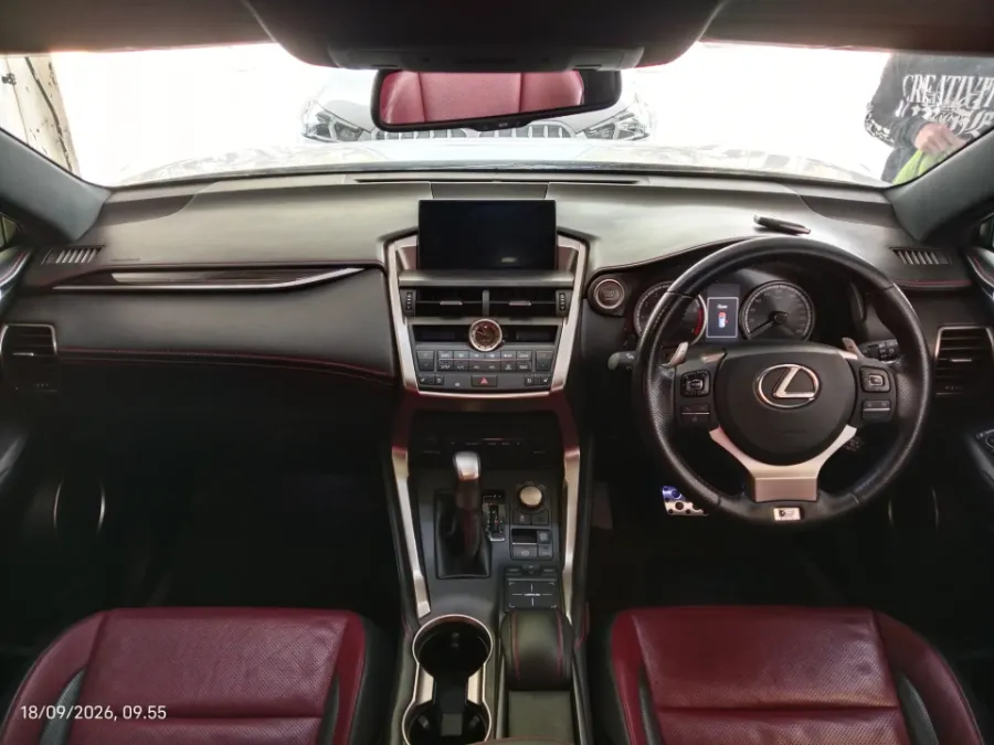 Foto Mobil Bekas Dashboard Lexus NX 200t 2.0 F-Sport tahun 2016